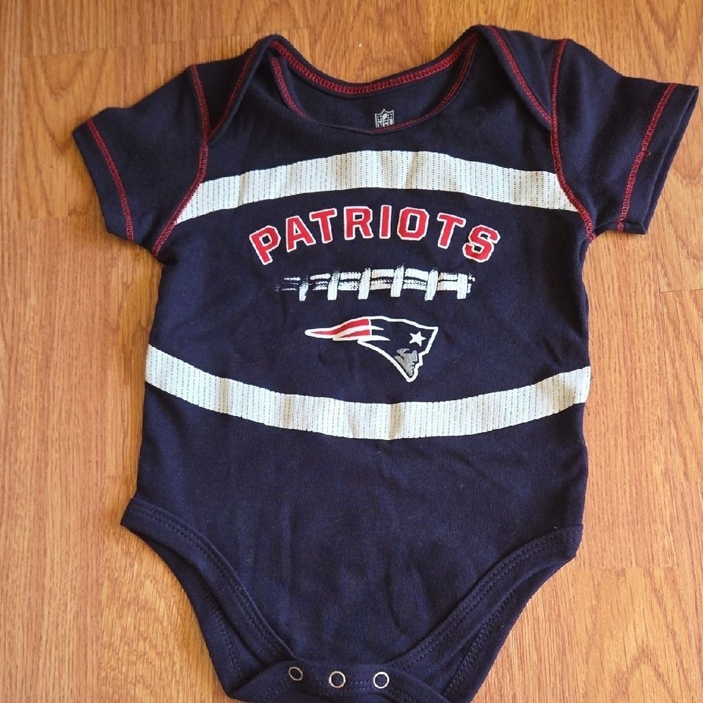 NFL New England Patriots Baby 12M Bodysuit New 100% Cotton Superbowl Football
